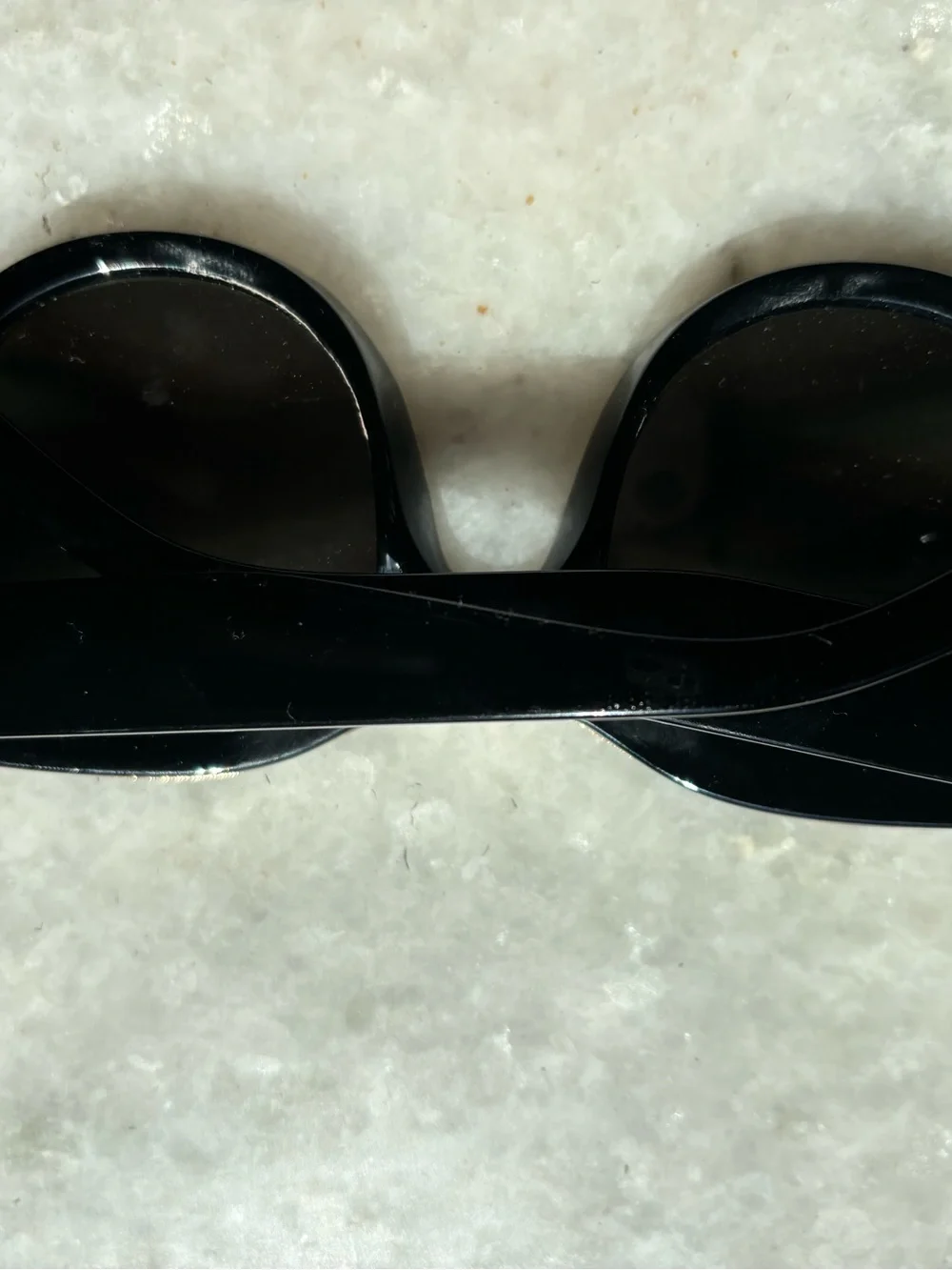 Le Specs Air heart-Black and Gold EUC